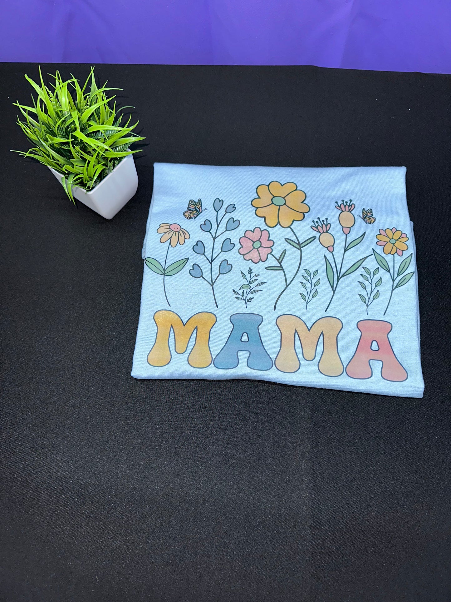 MAMA Graphic Tee
