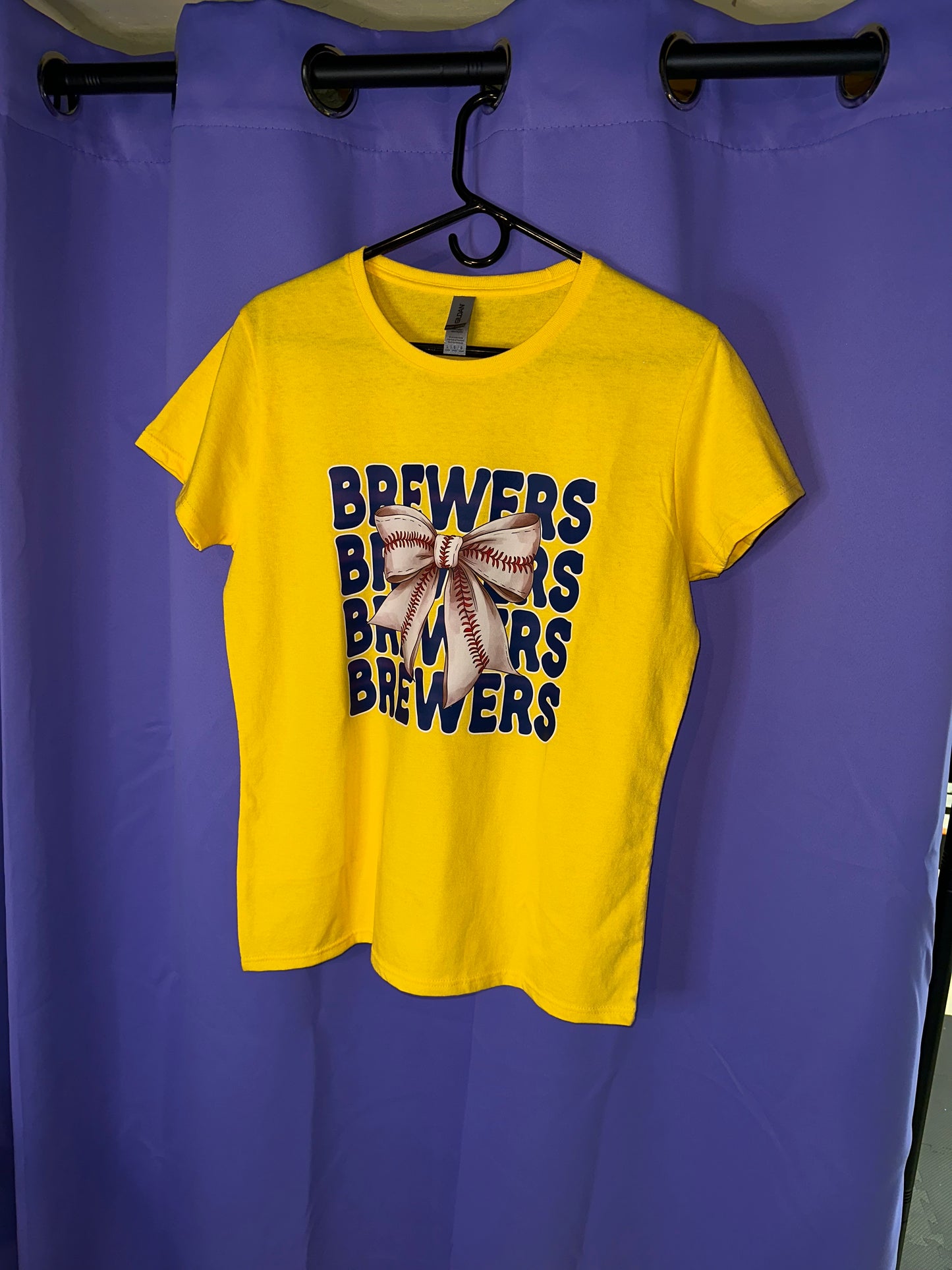 Brewers +Bows Graphic Tee